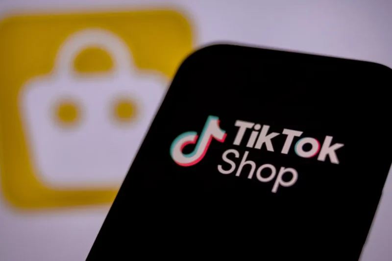 The Digital Salon: How TikTok LIVE is Revolutionizing the High-End Resale Market